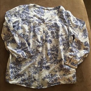 🌸Sale 3 for $10🌸 M&S Blue and White Tunic